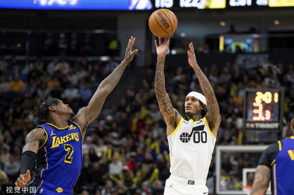 替补球员在 替补球员在